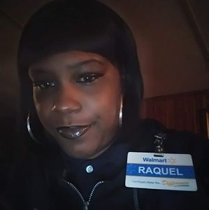 Meet your Posher, Raquel